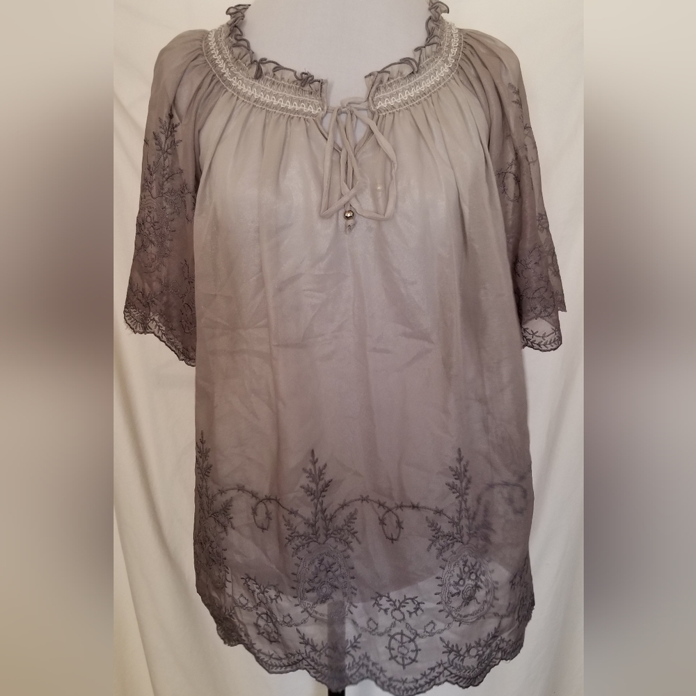 Jennie & Marlis Gray Embroidered Women's Sheer Short Sleeve Top Large
